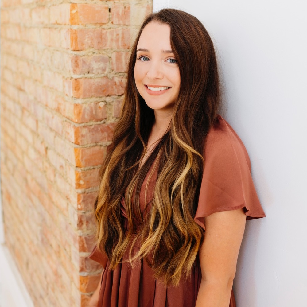 Meet your Posher, Leslie